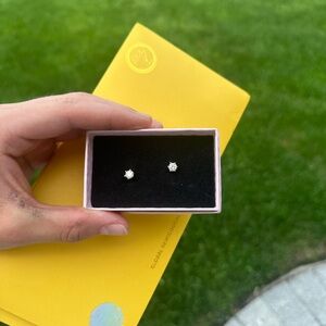 Elegant Mossiante diamond Earrings